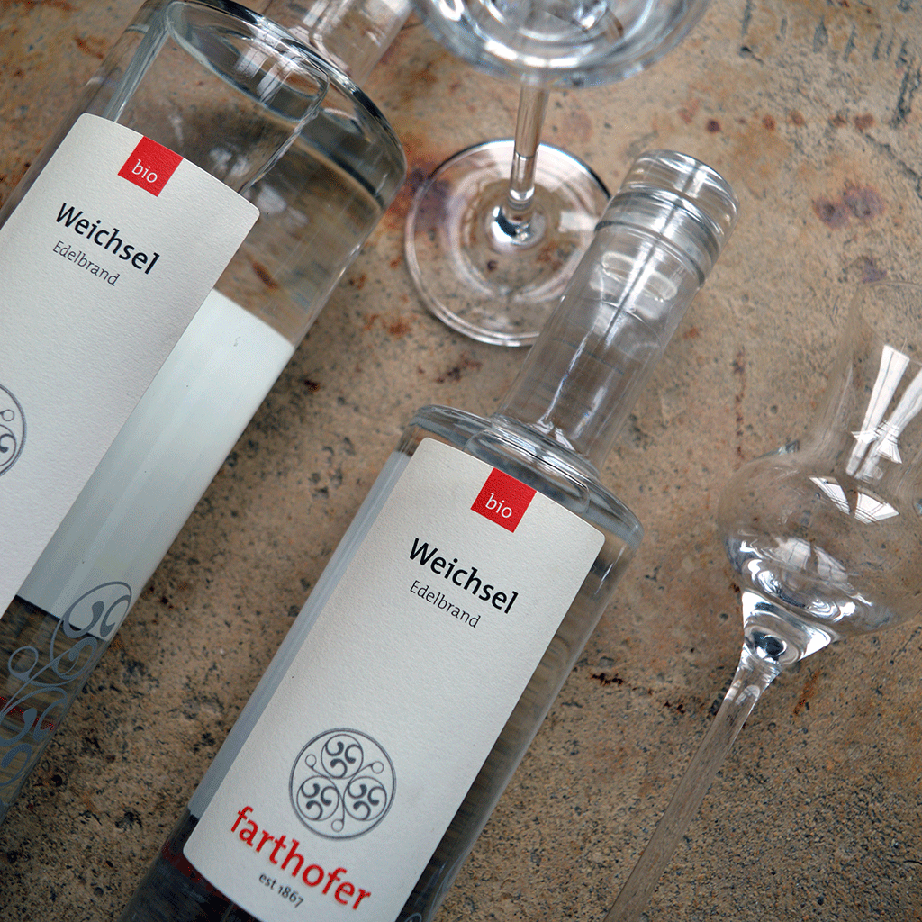 Bio Weichselbrand mit Glas (700 und 350 ml) - Destillerie Farthofer
