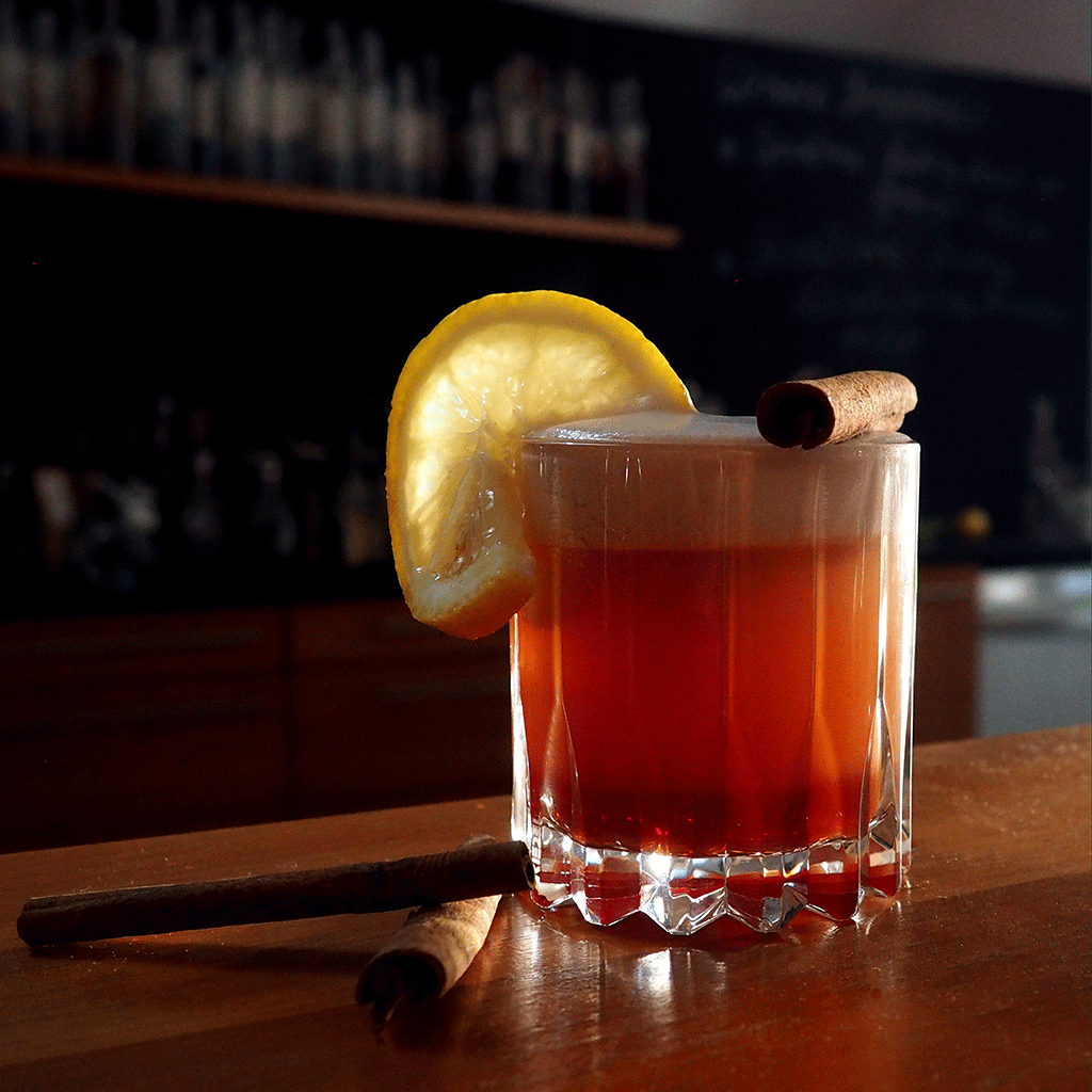 Cocktail mit Bio Zitronenlikör - Destillerie Farthofer
